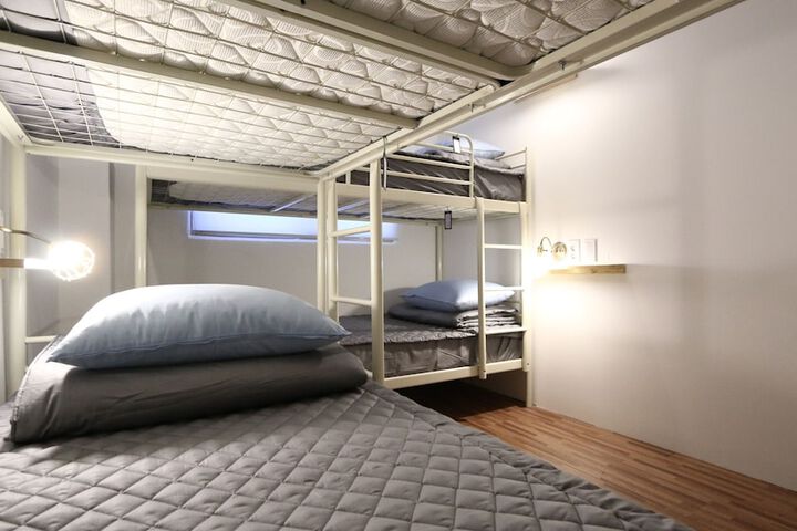 Room 25 of 80