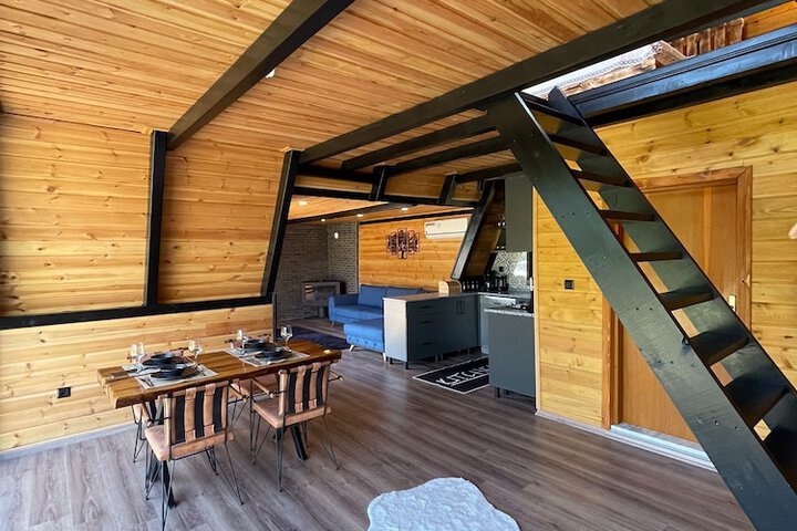 Room 4 of 11