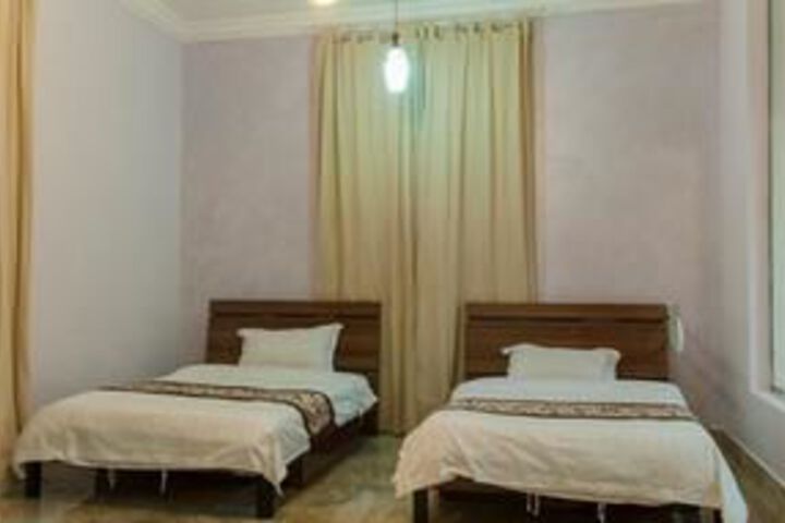 Room 8 of 38
