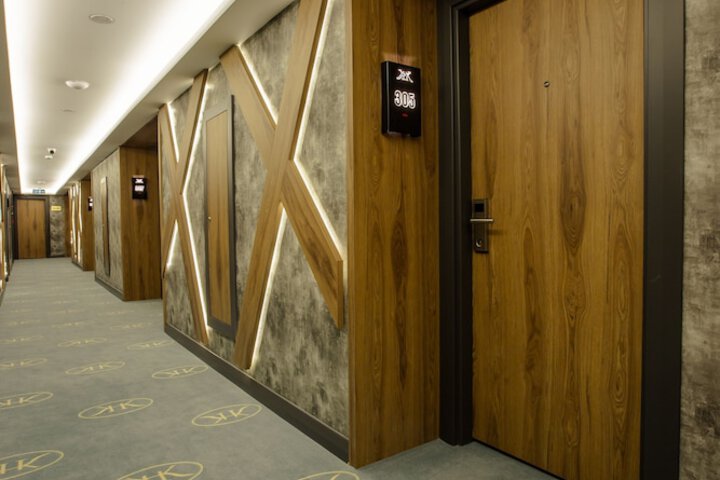 Ballroom/Hall 42 of 44