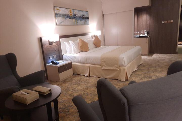 Room 11 of 48