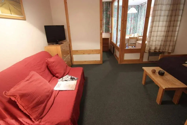 Room 5 of 27