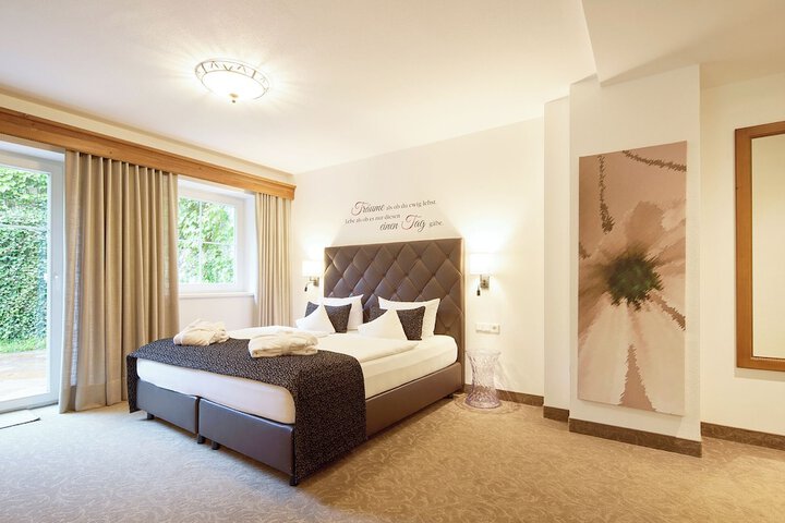 Room 42 of 188