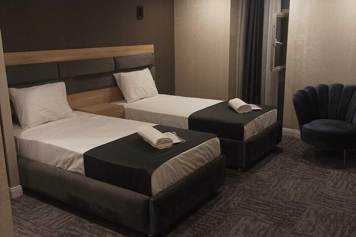 Room 2 of 21