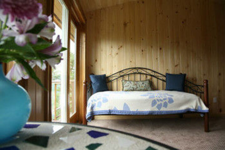 Room 6 of 30