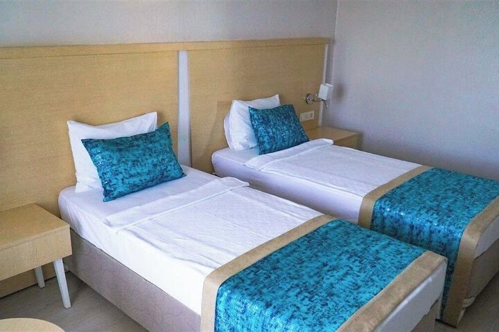 Room 15 of 16