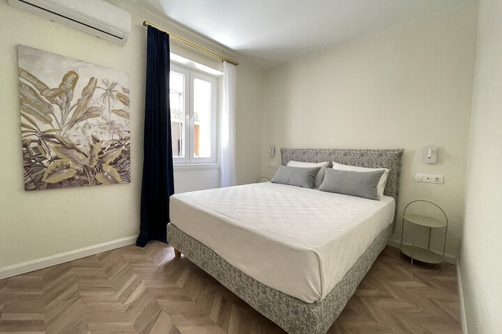 Room 4 of 35