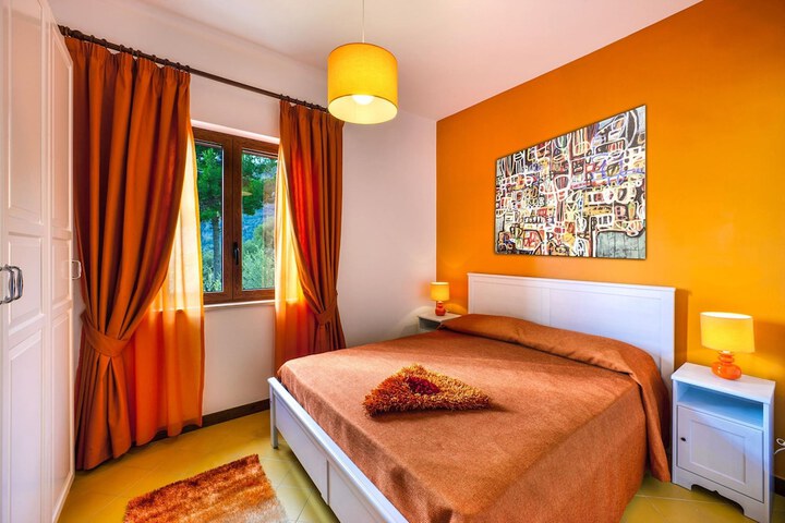 Room 43 of 49