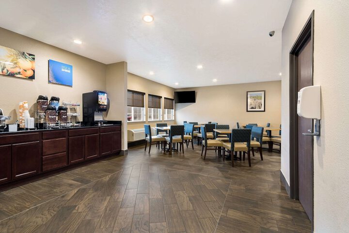 Breakfast/Coffee Service 34 of 40