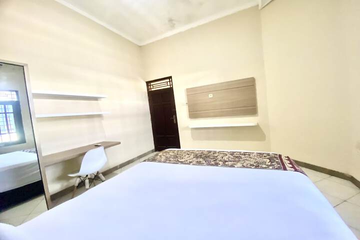 Room 12 of 24