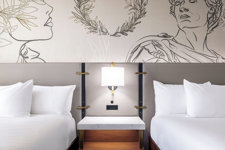 Room 26 of 102