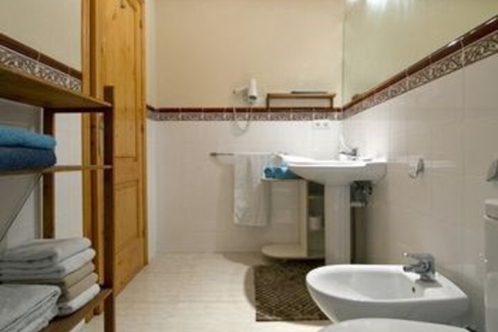Room 3 of 22