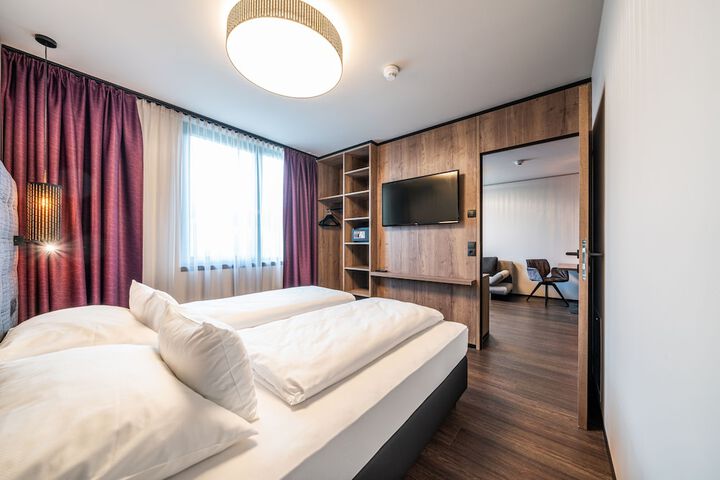 Room 12 of 69