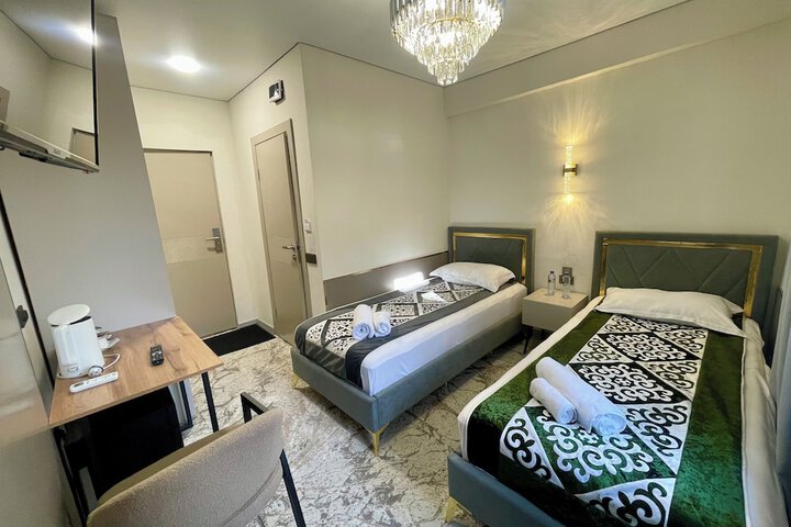 Room 28 of 127
