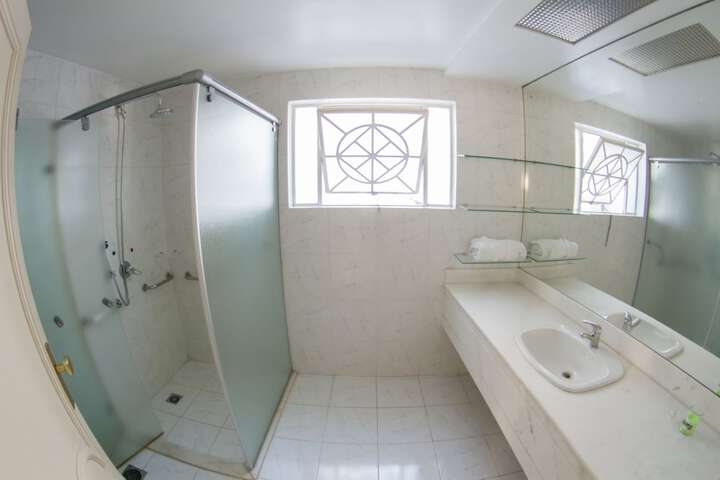 Room 58 of 128
