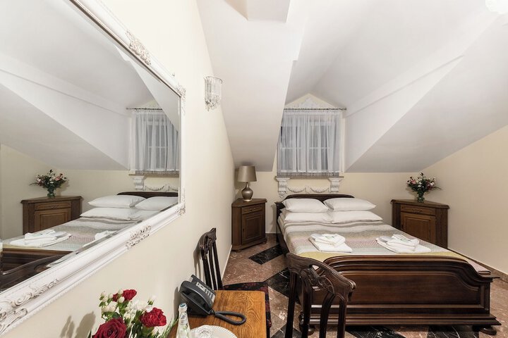 Room 10 of 52