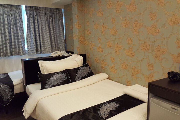 Room 27 of 49