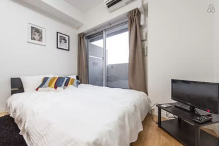 Room 45 of 182