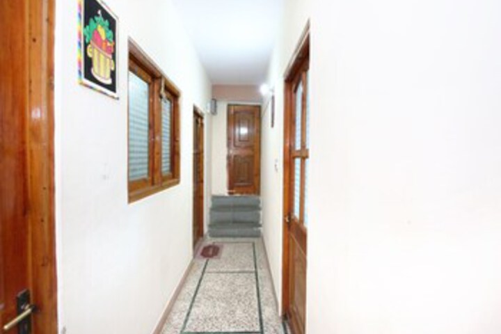 Ballroom/Hall 7 of 25