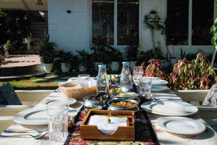 Dining 33 of 60