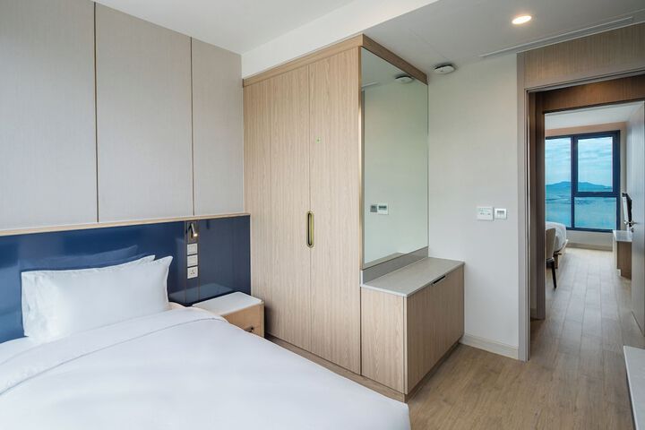 Room 32 of 129