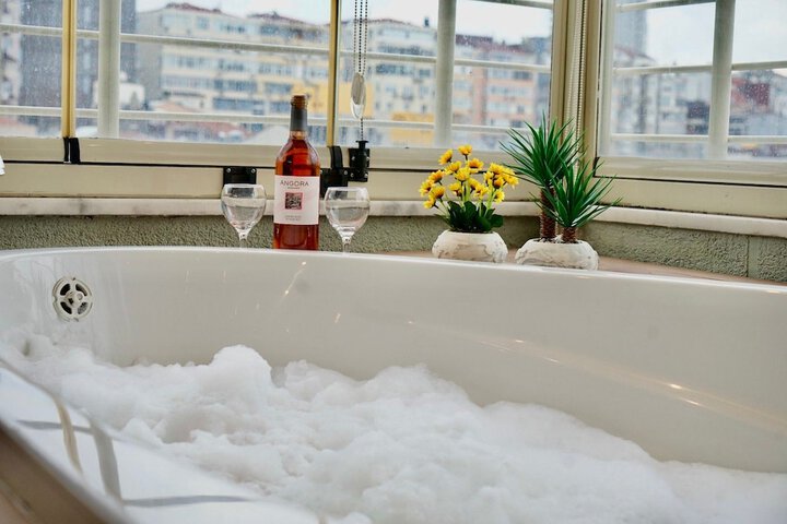 Hot Tub 54 of 60