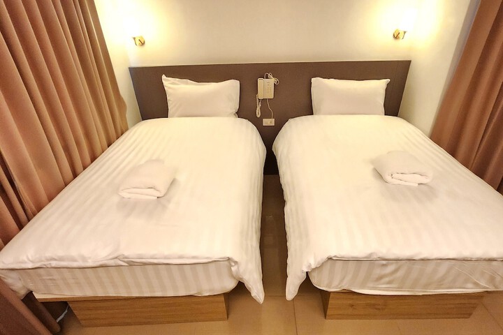 Room 10 of 78
