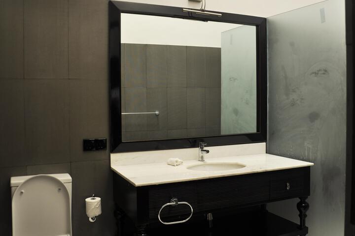 Room 3 of 6