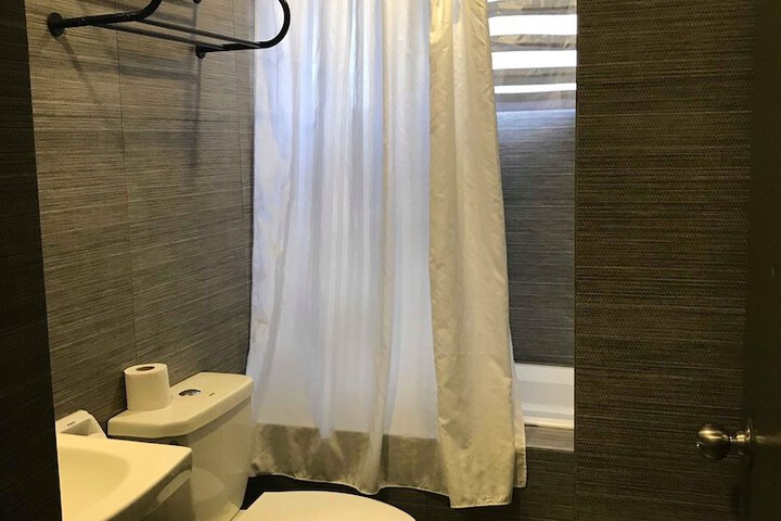 Room 25 of 41