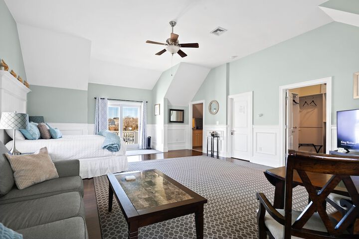Room 8 of 25
