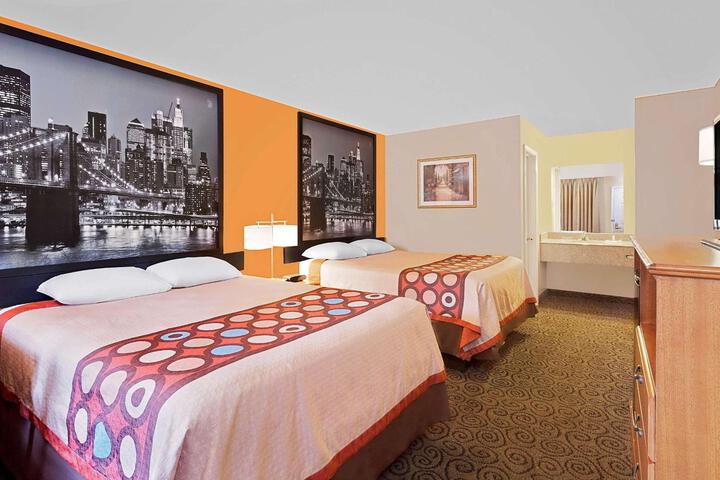 2 Queen Beds (3 of 6)