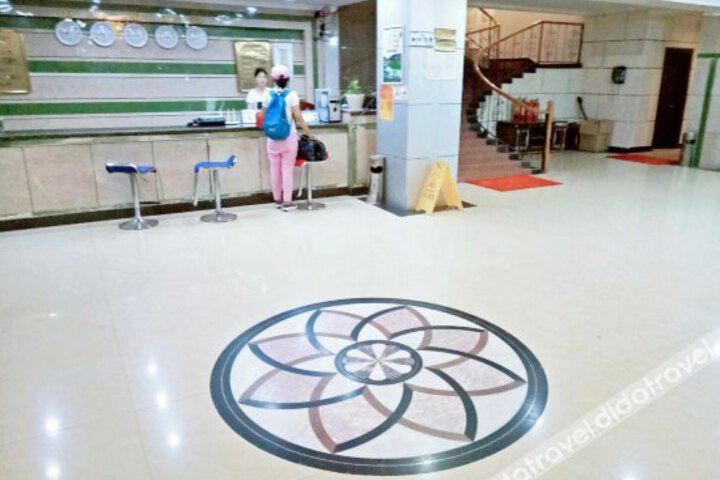 Yunfeng Hotel