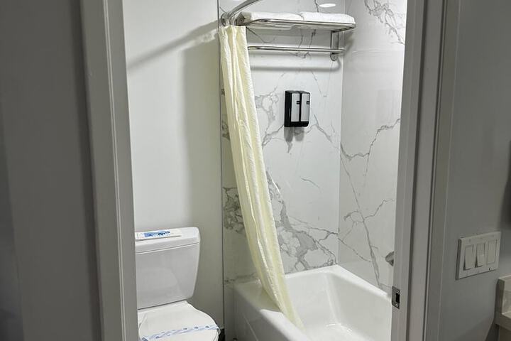 Room 20 of 25