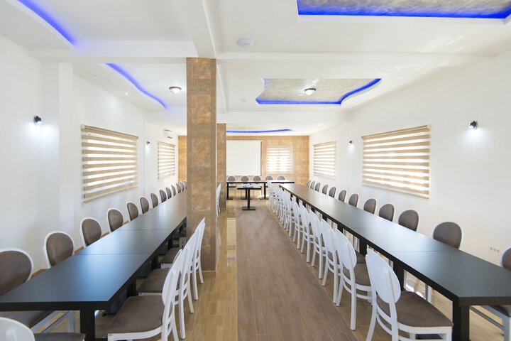 Business Center 42 of 64