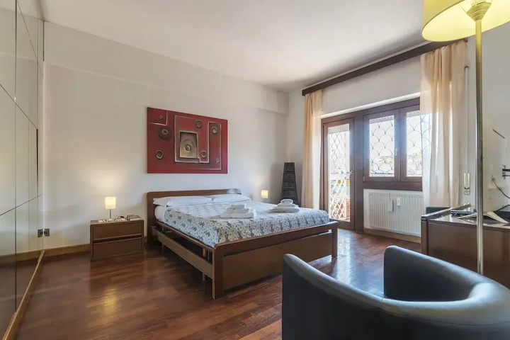 Room 5 of 14