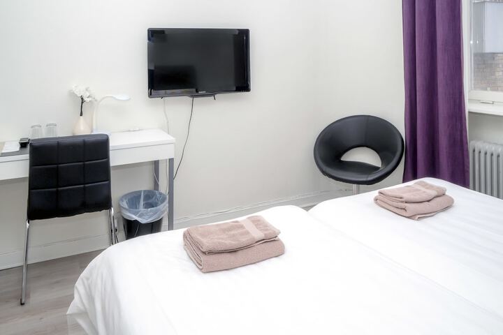 Room 14 of 38