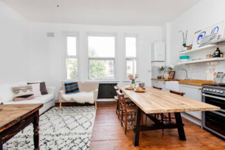 Spacious 2BR flat in Dalston!