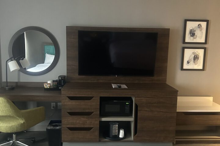 1 King with Sofa Bed Microwave, Refrigerator (31 of 37)