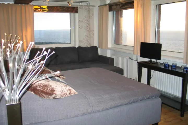 Room 2 of 20