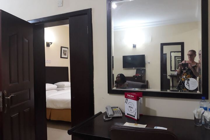 Room 27 of 62