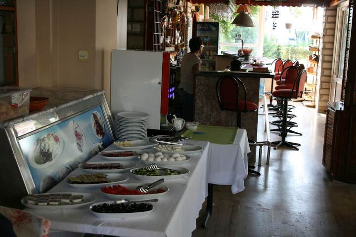 Breakfast/Coffee Service 22 of 39