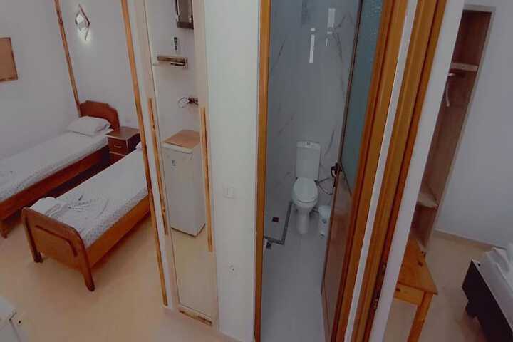 Room 28 of 50