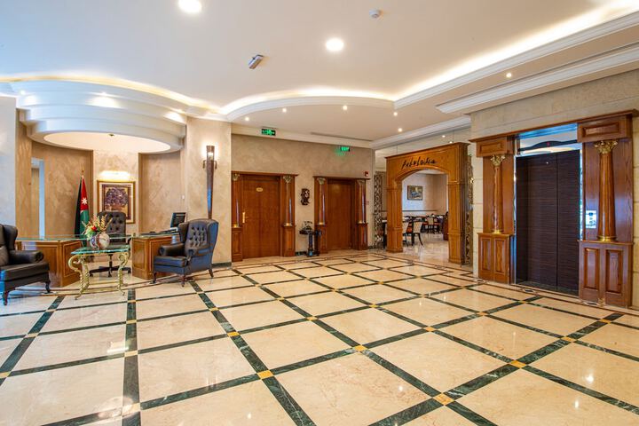 Entrance & Lobby