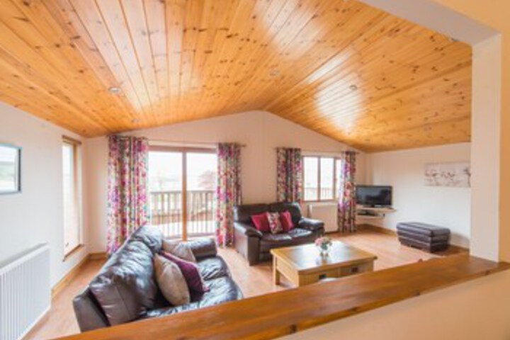 SKYLARK LODGE