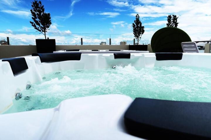 Pool 22 of 36