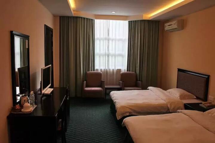 Room 18 of 43
