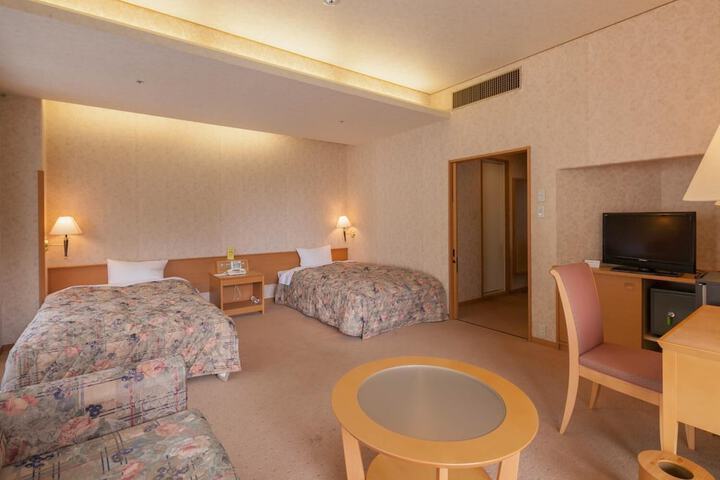Room 11 of 44
