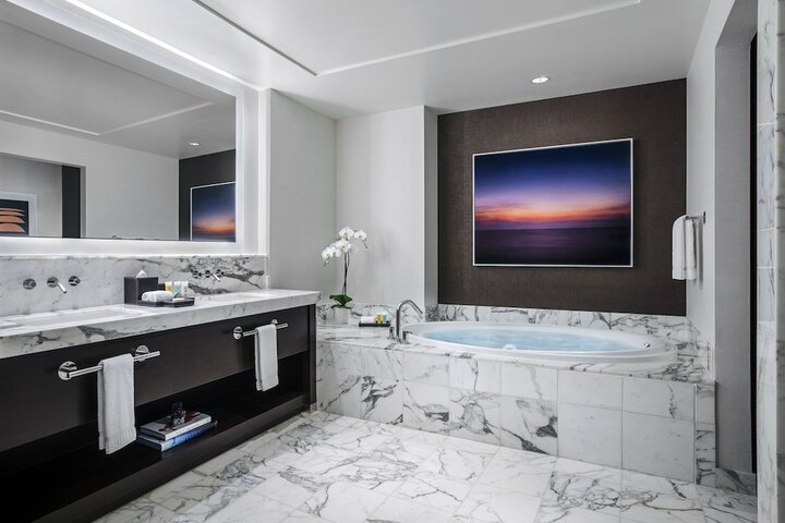Room 125 of 211