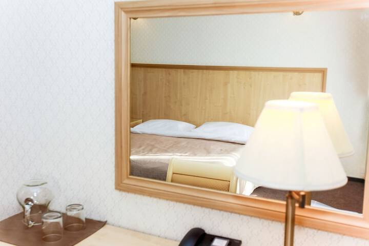 Room 7 of 38
