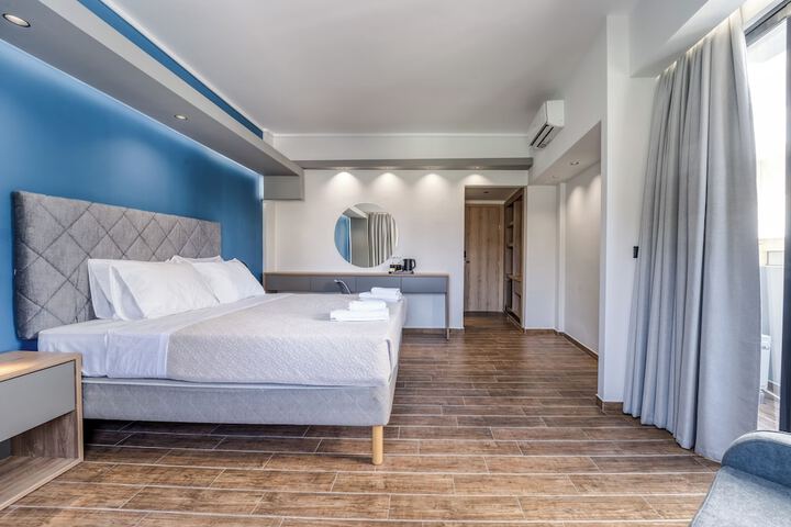 Room 15 of 37